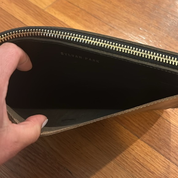 Sylvan Park Leather Crossbody Bag - Picture 5 of 7